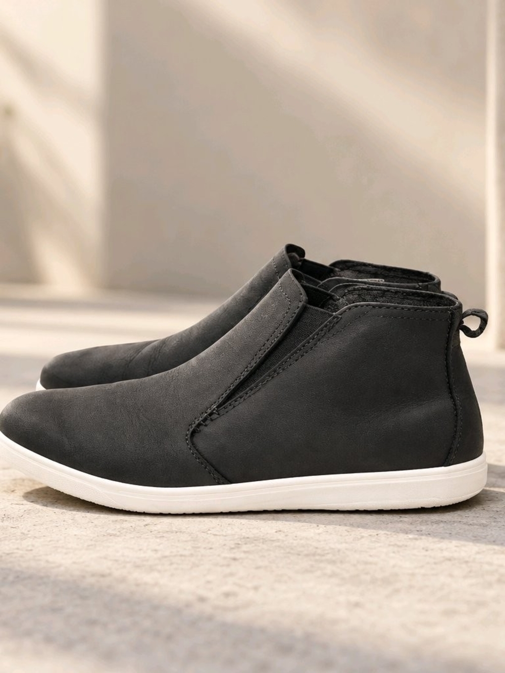 OluKai Men's Black Chukka Boots with White Sole